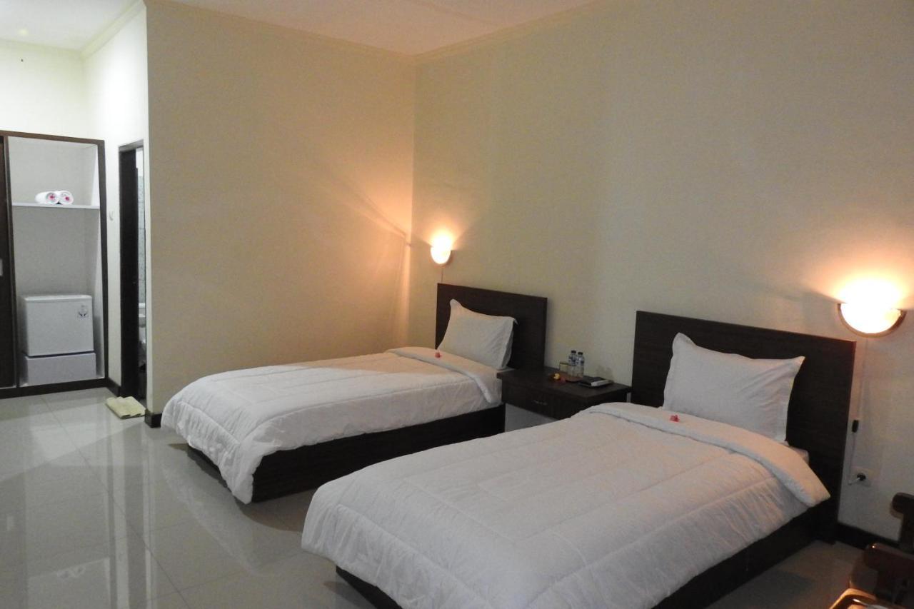 D'Batur Hotel Сенггиги Экстерьер фото