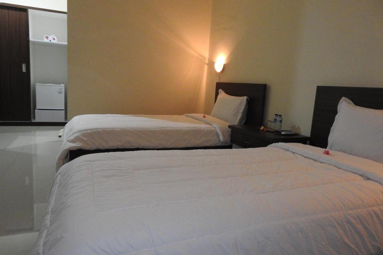 D'Batur Hotel Сенггиги Экстерьер фото