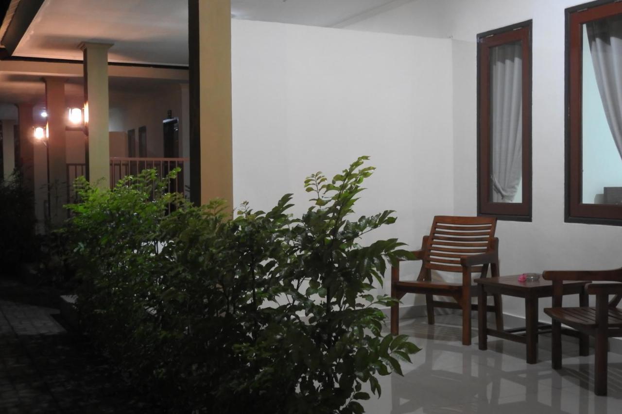 D'Batur Hotel Сенггиги Экстерьер фото